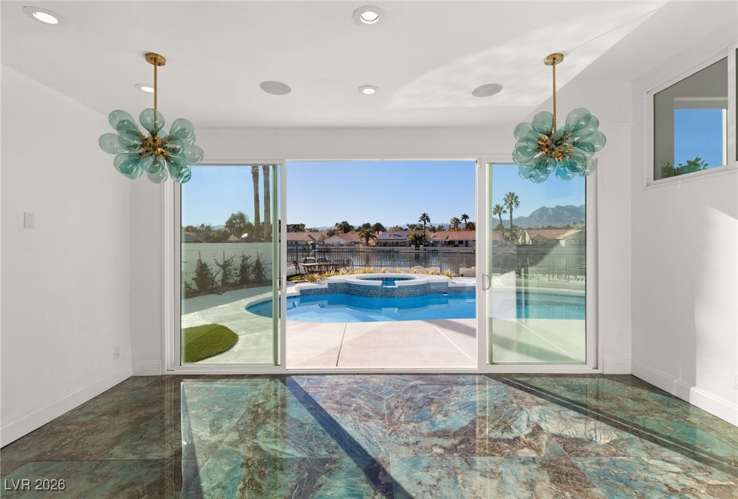 2493 Sun Reef Road