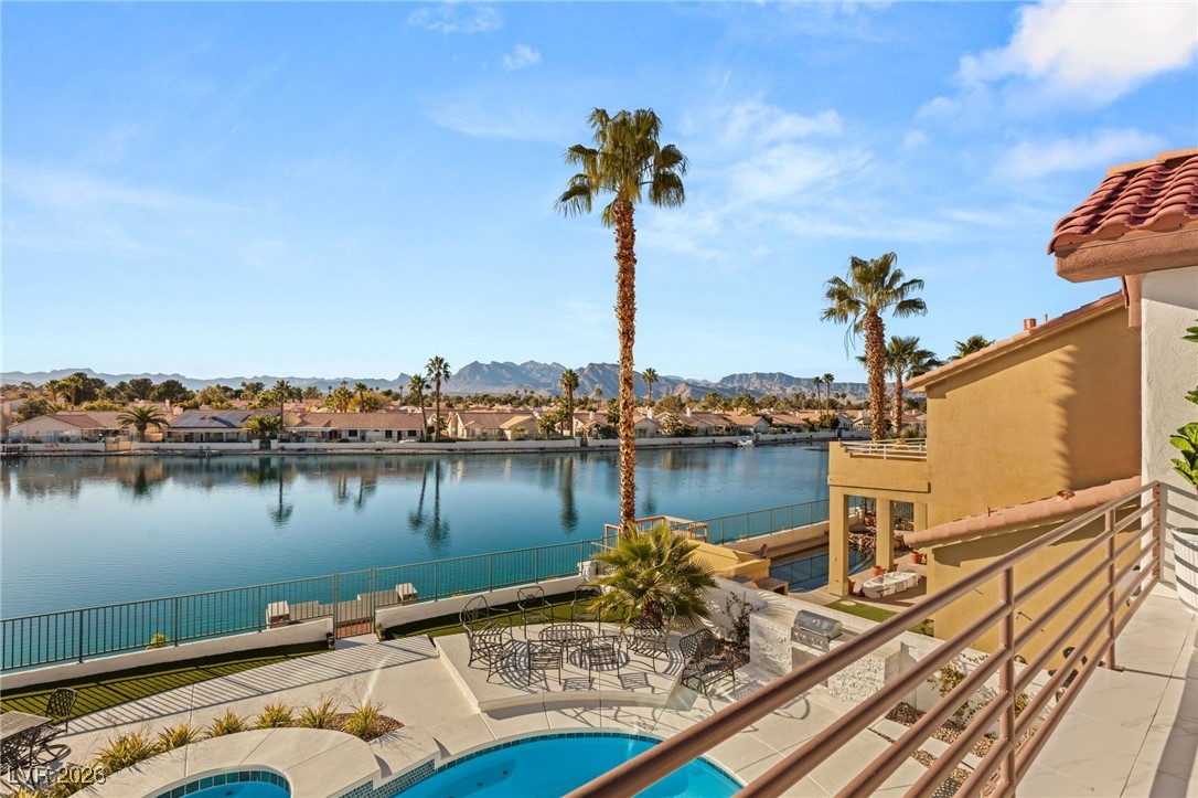 2493 Sun Reef Road