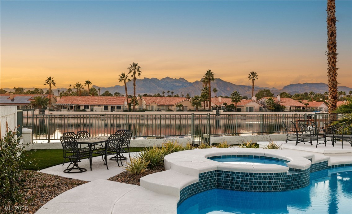 2493 Sun Reef Road