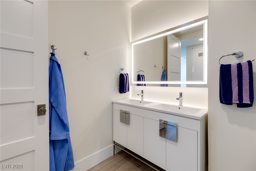 3722 Las Vegas Boulevard 2212