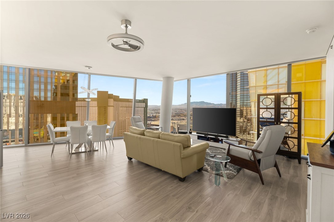 3722 Las Vegas Boulevard 2212