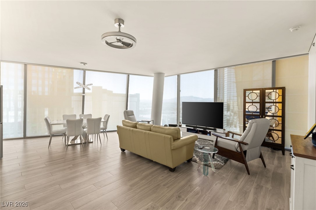3722 Las Vegas Boulevard 2212