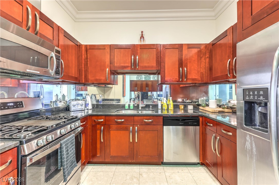 4525 Dean Martin Drive 304