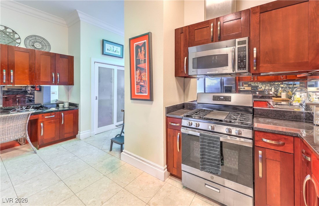 4525 Dean Martin Drive 304