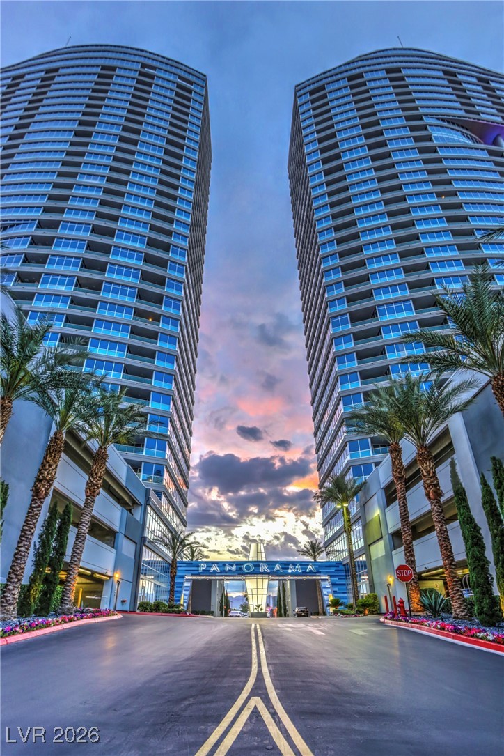 4525 Dean Martin Drive 304