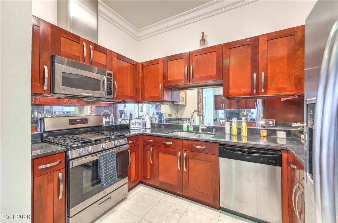 4525 Dean Martin Drive 304