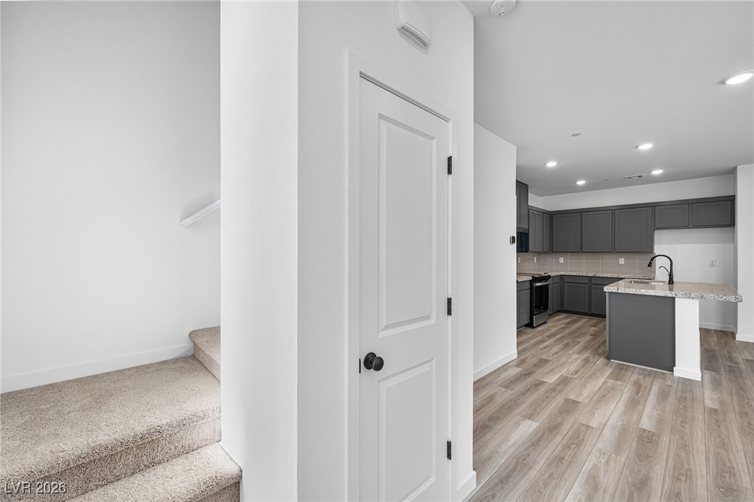 176 Freeport View Place