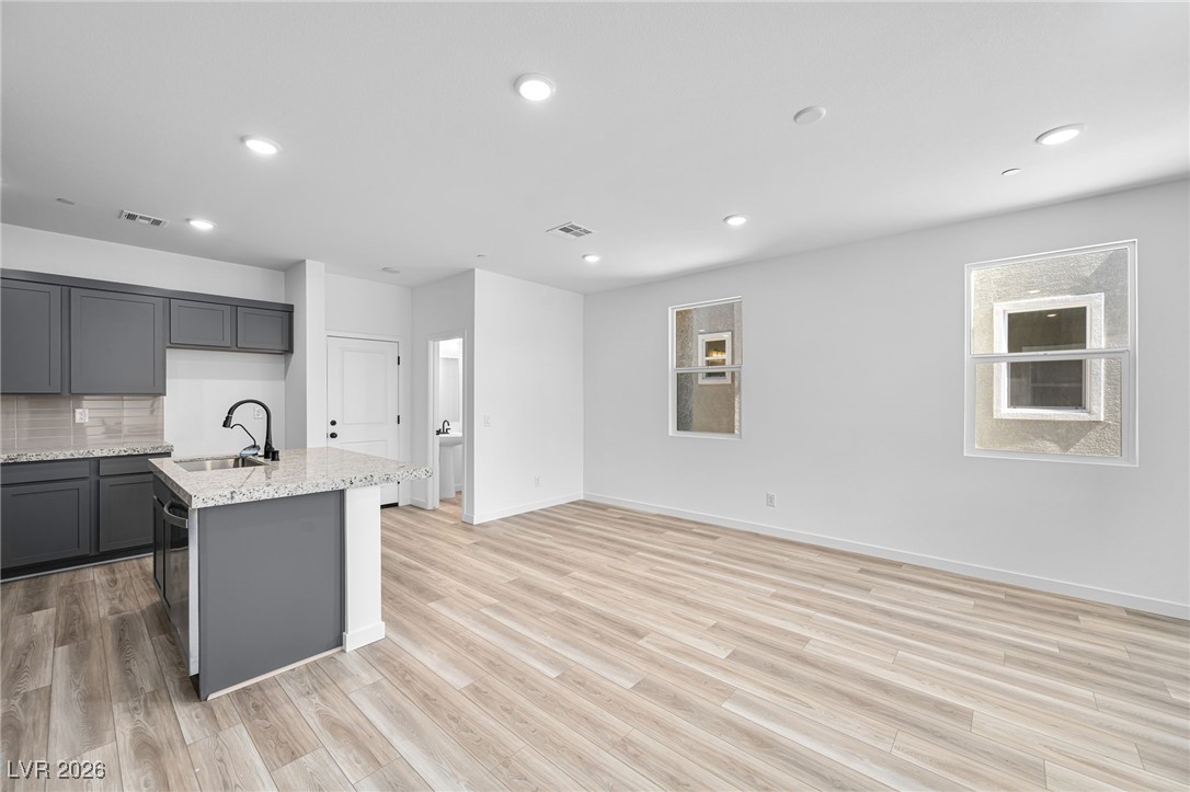 176 Freeport View Place