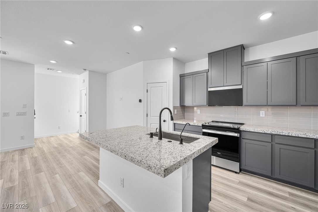 176 Freeport View Place