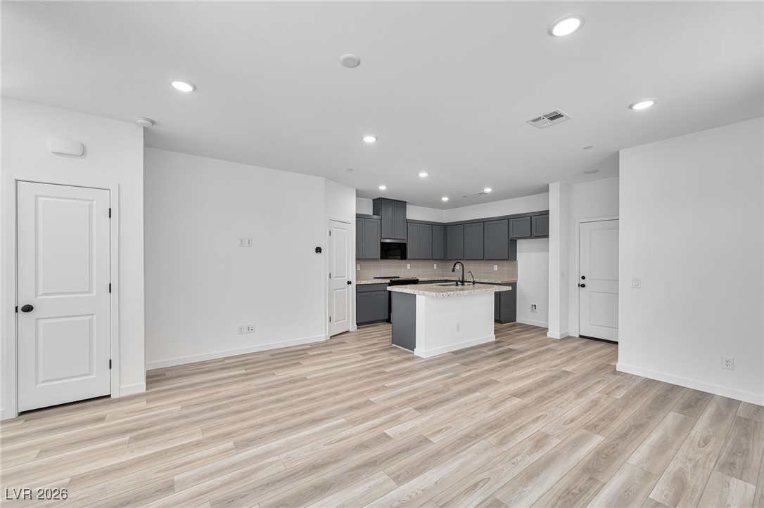 176 Freeport View Place