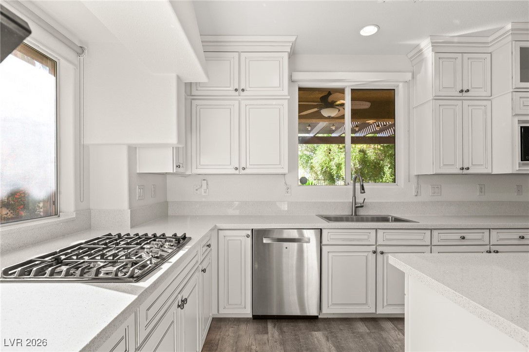 937 Rue Grand Paradis Lane