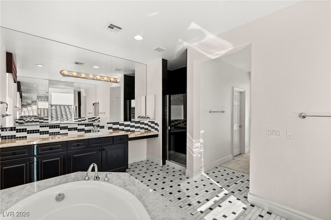 937 Rue Grand Paradis Lane