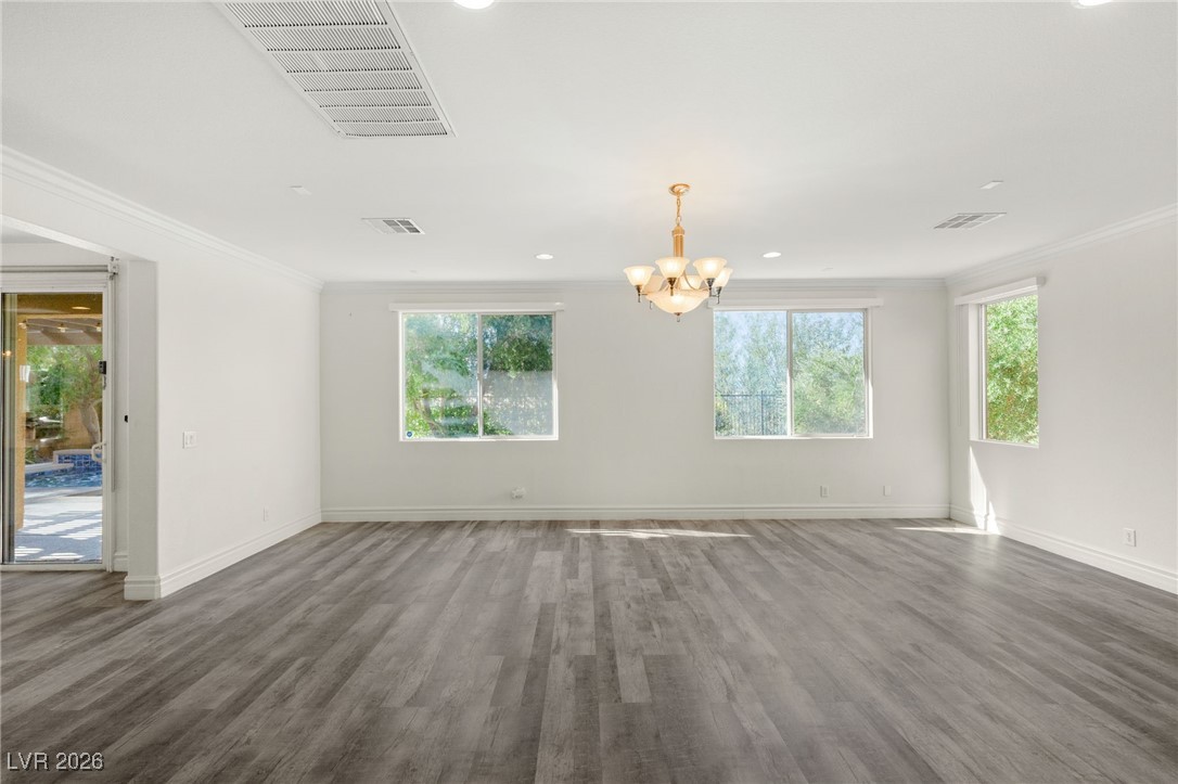 937 Rue Grand Paradis Lane