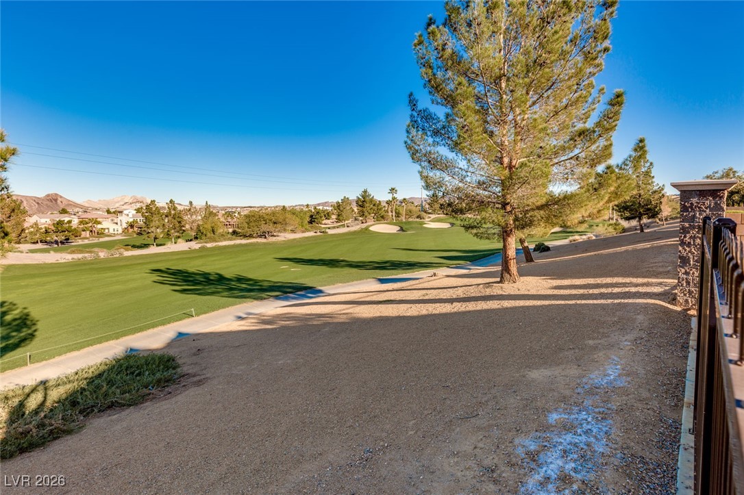 937 Rue Grand Paradis Lane