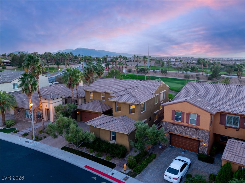 937 Rue Grand Paradis Lane