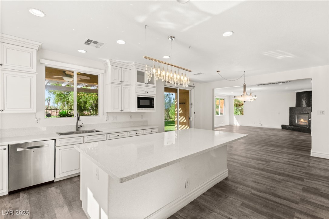 937 Rue Grand Paradis Lane