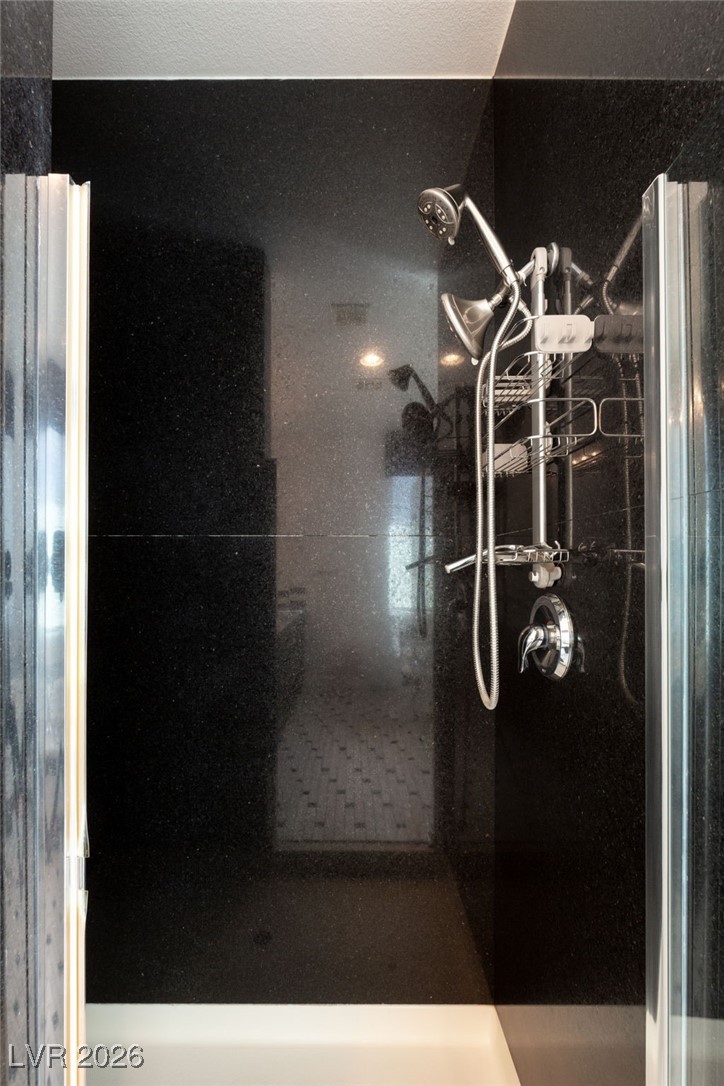 937 Rue Grand Paradis Lane