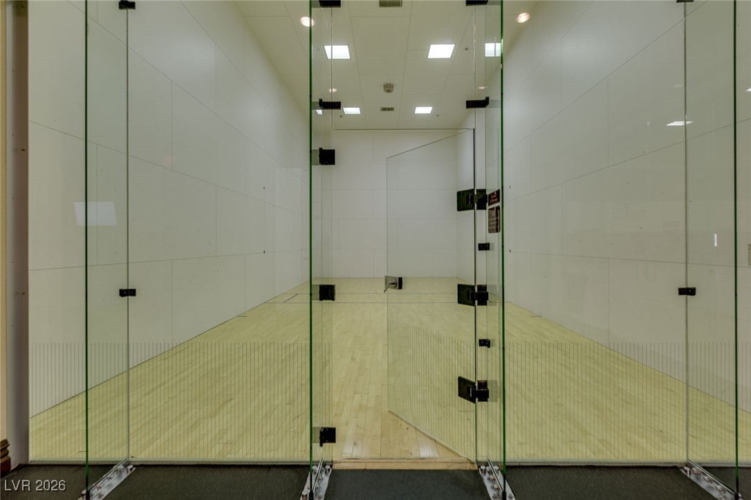 937 Rue Grand Paradis Lane