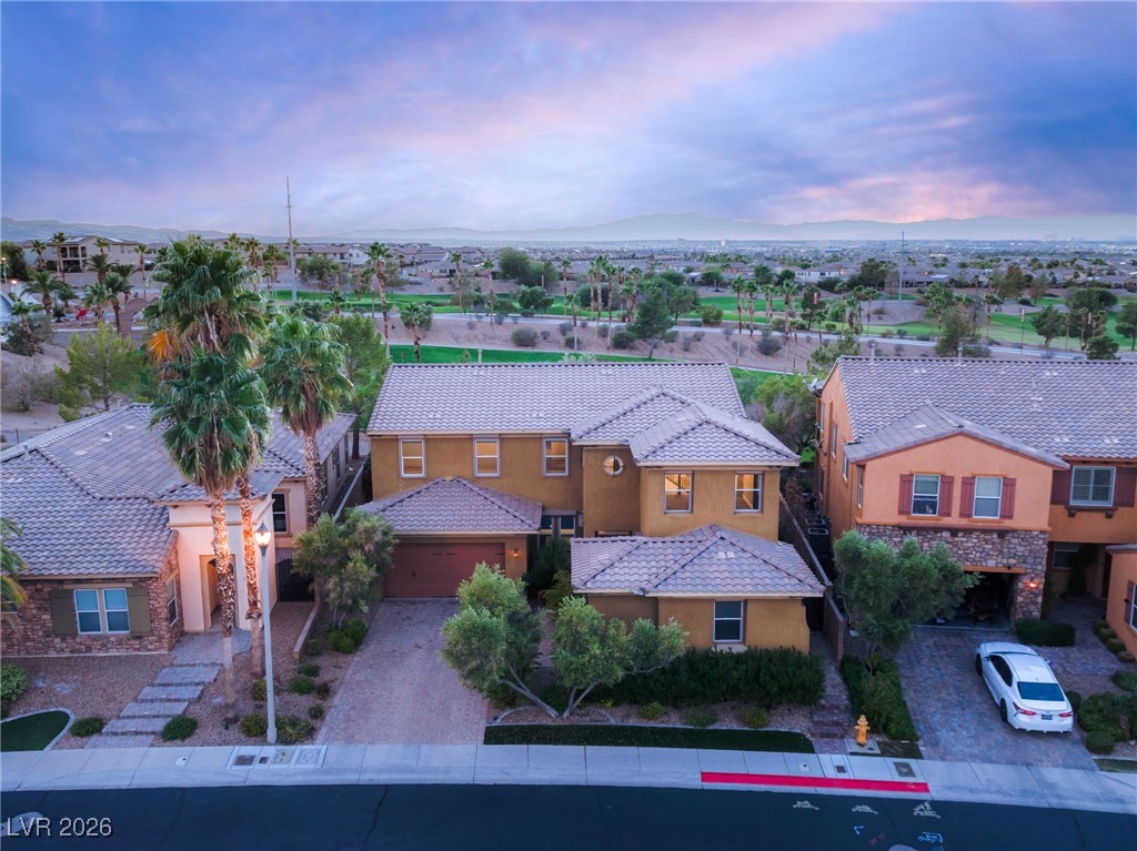 937 Rue Grand Paradis Lane