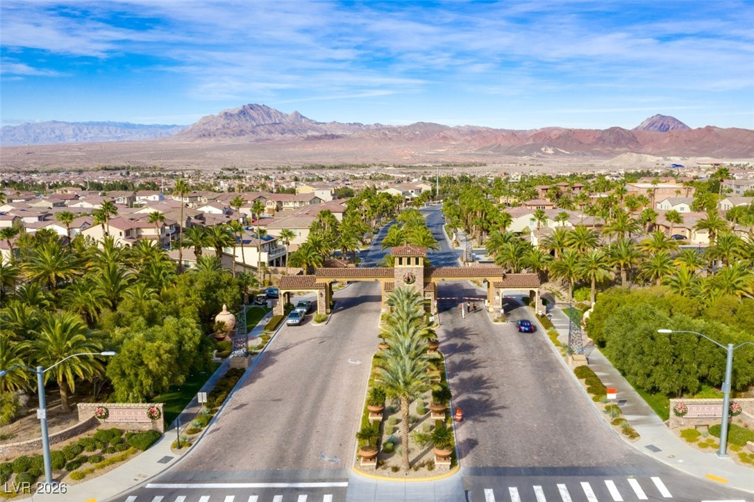 937 Rue Grand Paradis Lane