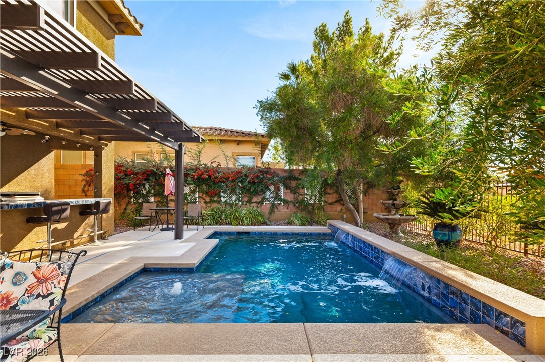 937 Rue Grand Paradis Lane