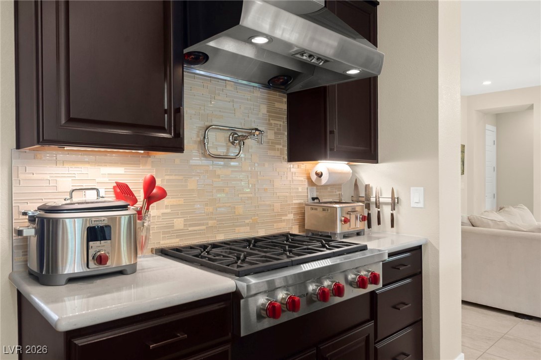 6810 Silver Crescent Street