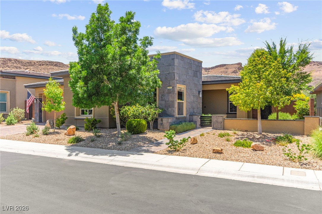 6810 Silver Crescent Street