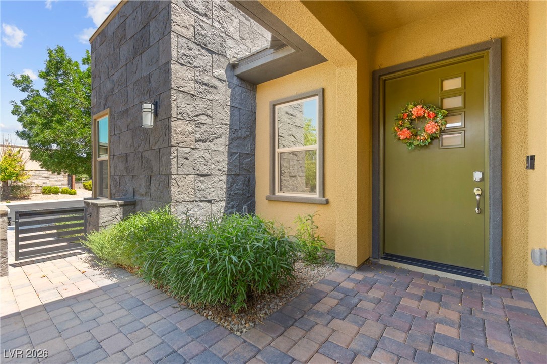 6810 Silver Crescent Street