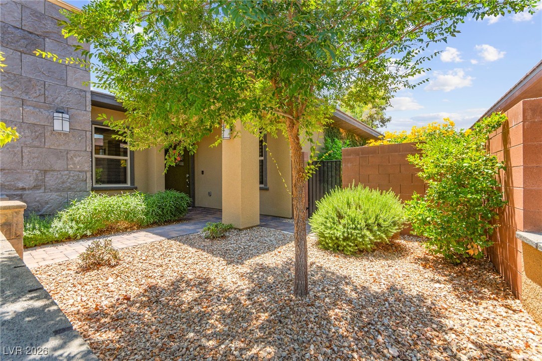 6810 Silver Crescent Street