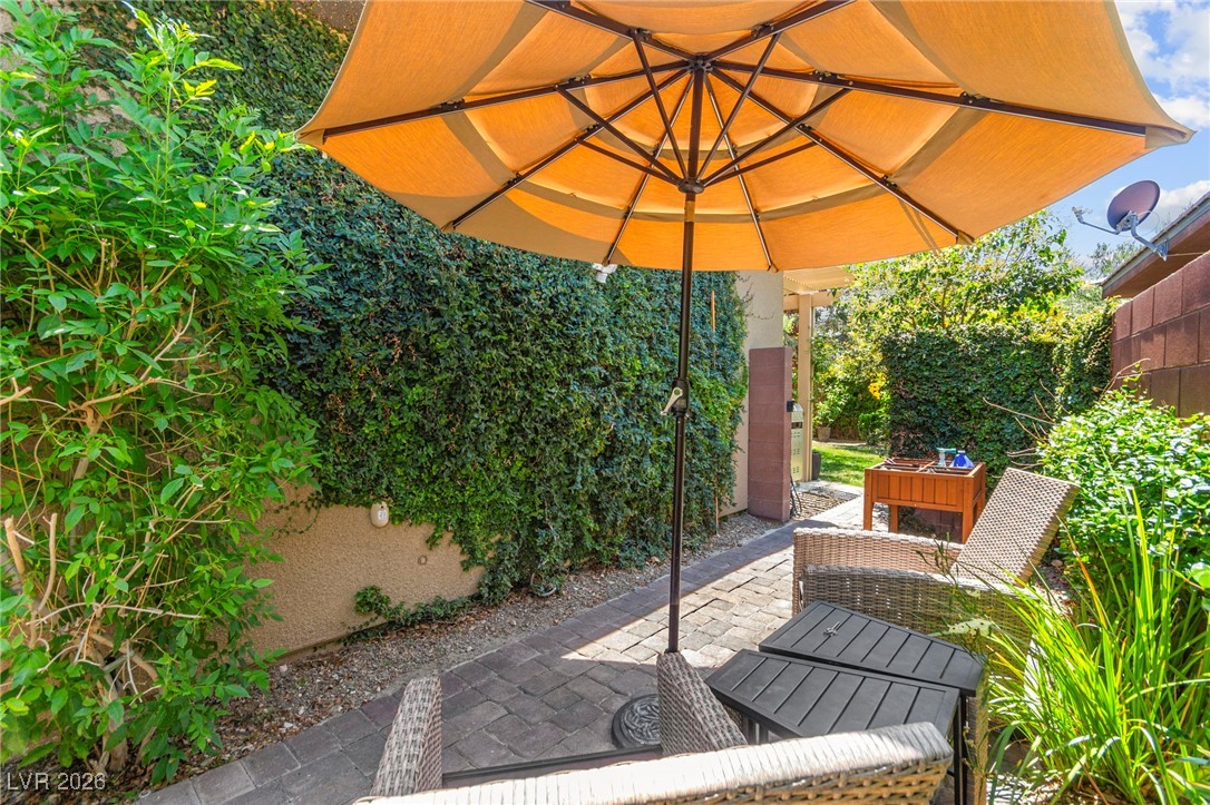 6810 Silver Crescent Street