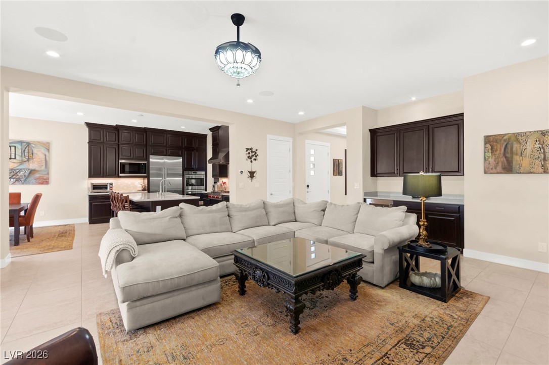 6810 Silver Crescent Street