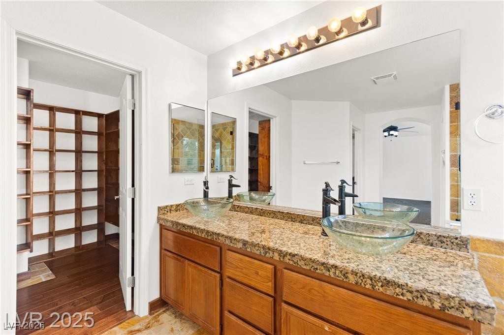 1008 Oceanwood Avenue