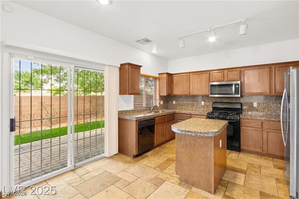 1008 Oceanwood Avenue