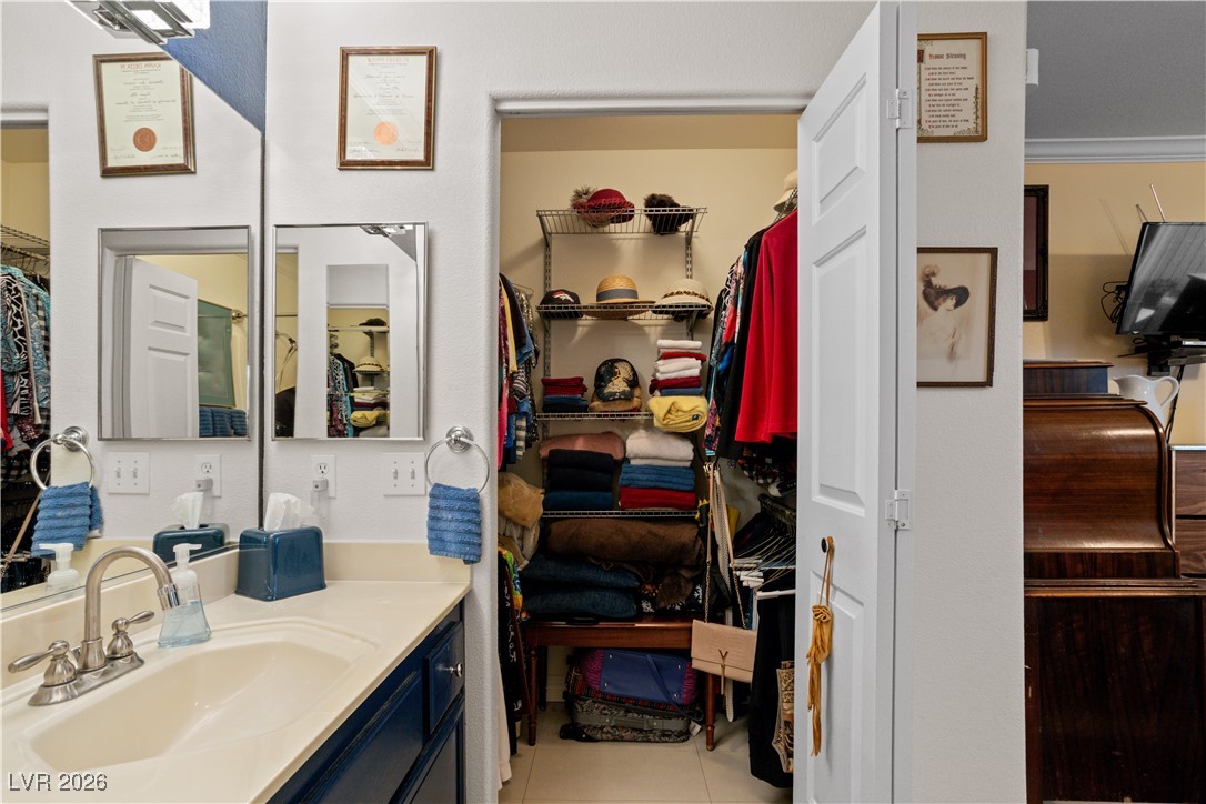 5320 Portavilla Court 101