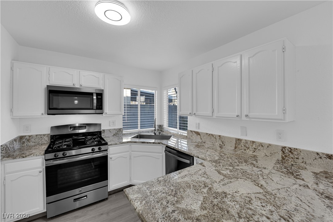 5732 Desert Sky Way