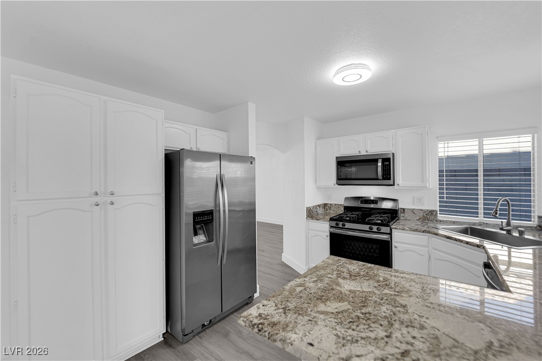 5732 Desert Sky Way