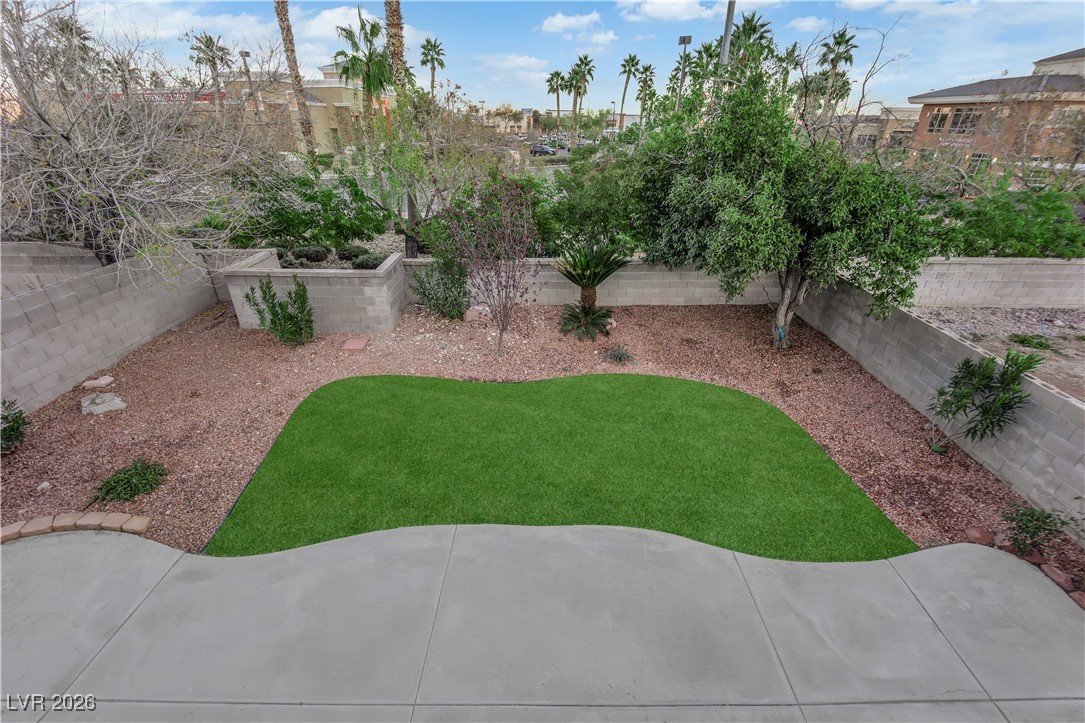 5732 Desert Sky Way