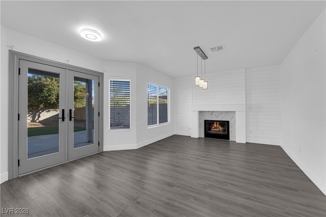 5732 Desert Sky Way