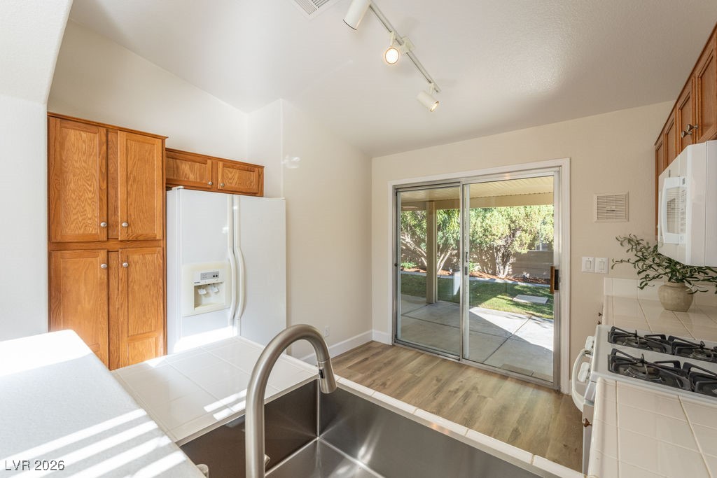 9848 Piper Glen Place