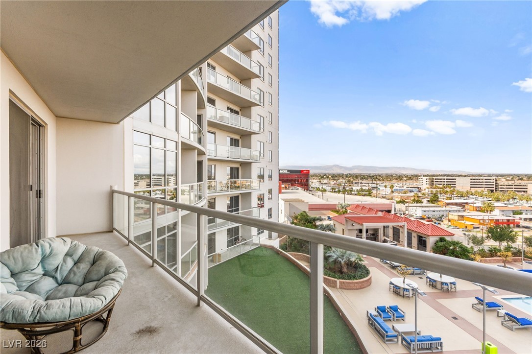 200 West Sahara Avenue 909