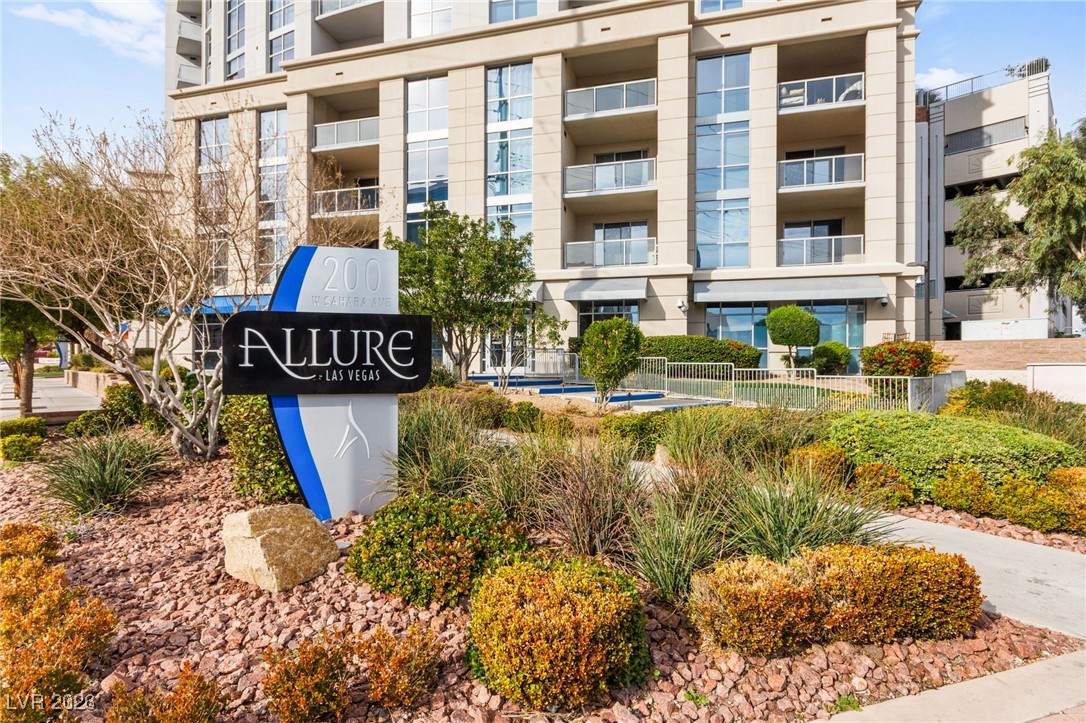 200 West Sahara Avenue 909