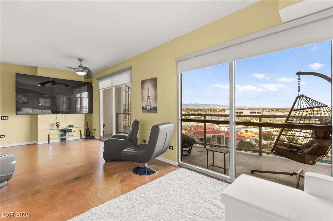 200 West Sahara Avenue 909