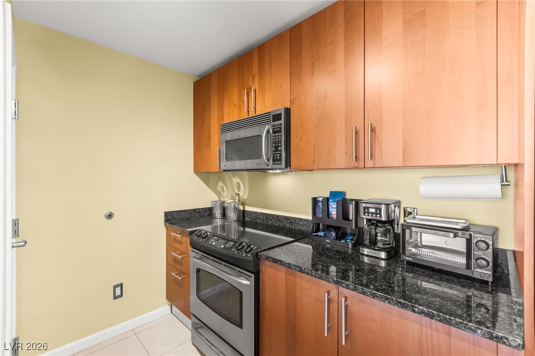 200 West Sahara Avenue 909