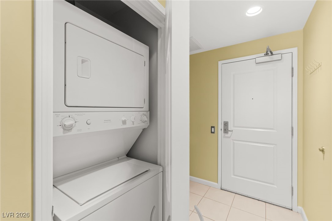 200 West Sahara Avenue 909