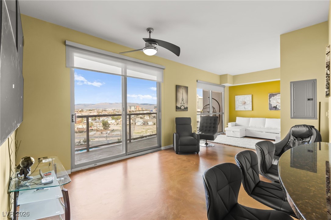 200 West Sahara Avenue 909