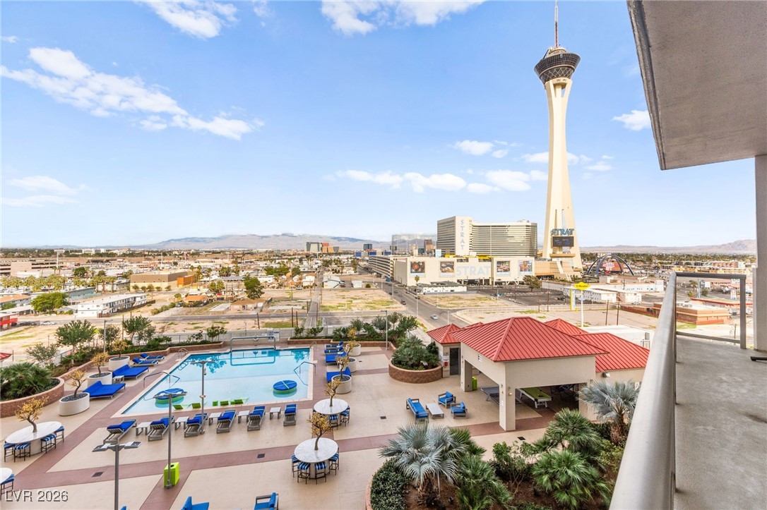 200 West Sahara Avenue 909