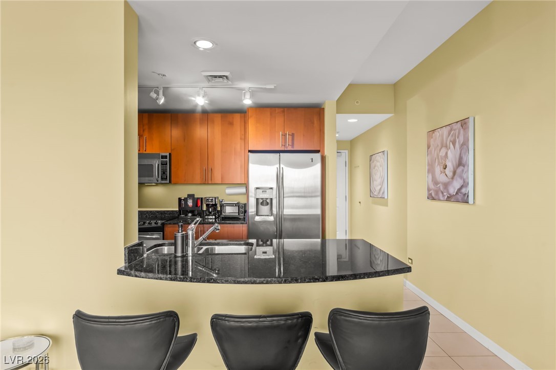 200 West Sahara Avenue 909