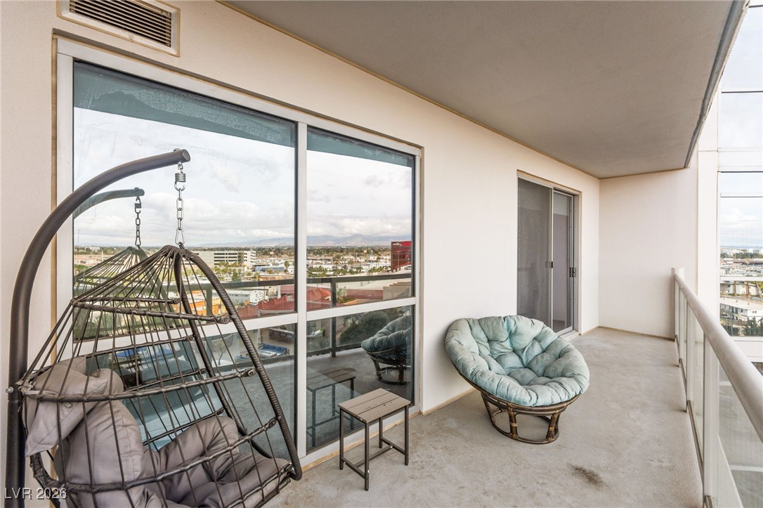 200 West Sahara Avenue 909