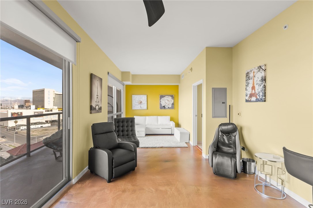 200 West Sahara Avenue 909