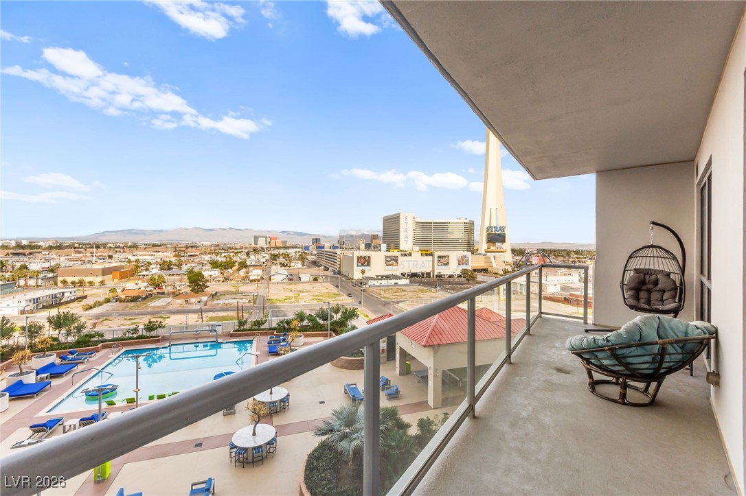 200 West Sahara Avenue 909